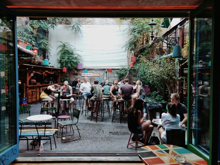 fcq-buvette-terrasse.jpg